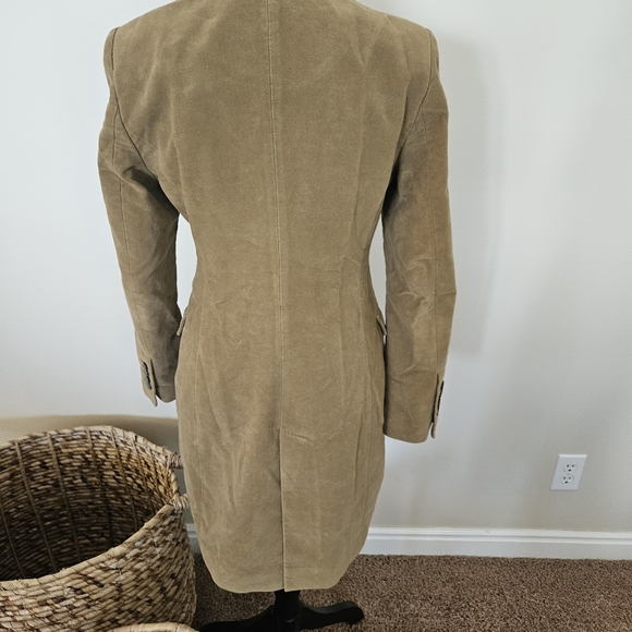 Lovely Coat.  A must for your Fall and Winter essentials!! - Picture 5 of 9